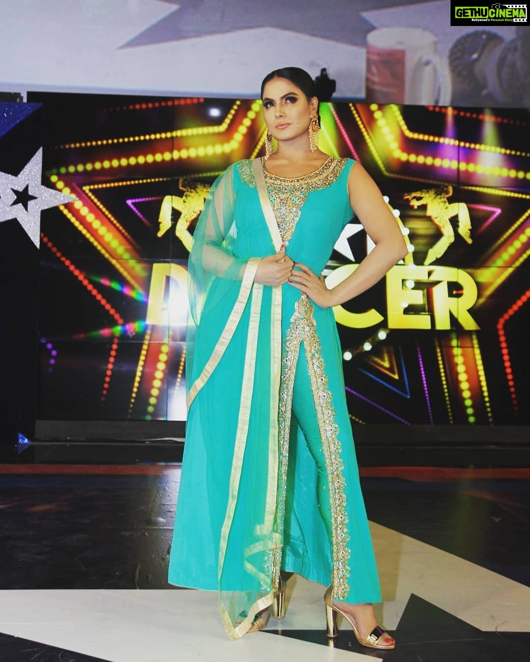 Veena Malik Instagram - #thisdress🔥🔥🔥 #veenamalik