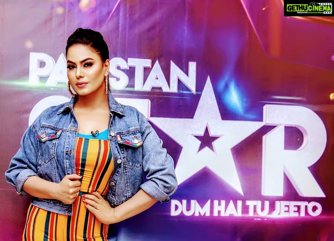 Veena Malik Instagram - Dare to Be When a new day begins, dare to smile gratefully. When there is darkness, dare to be the first to shine a light. When there is injustice, dare to be the first to condemn it. When something seems difficult, dare to do it anyway. When life seems to beat you down, dare to fight back. When there seems to be no hope, dare to find some. When you’re feeling tired, dare to keep going. When times are tough, dare to be tougher. When love hurts you, dare to love again. When someone is hurting, dare to help them heal. When another is lost, dare to help them find the way. When a friend falls, dare to be the first to extend a hand. When you cross paths with another, dare to make them smile. When you feel great, dare to help someone else feel great too. When the day has ended, dare to feel as you’ve done your best. Dare to be the best you can – At all times, Dare to be! #VeenaMalik #Daretobe #PakistanStar Karachi, Pakistan