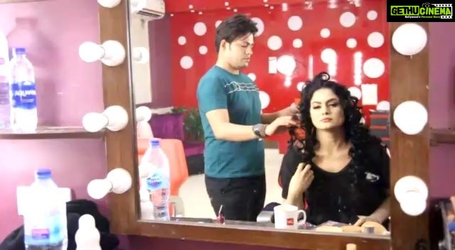 Veena Malik Instagram - You guys keep asking me tips for good skin. You see all those bottles???? Yes I drink that much water in like 2hours... #VeenaMalik #Forgoodskin Pakistan PK