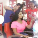 Veena Malik Instagram - Just a glimpse while I was getting ready to give you an idea that creating looks aren't easy. My Makeup team is the best I tell you. #VeenaMalik #BTS #PakistanStar #Dumhaitujeeto