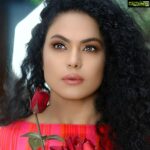 Veena Malik Instagram - #❤️🔥 Outfit @ninelines9 Styling & Make up @tahseenkhanoffical 📷 @mateenshahphotography