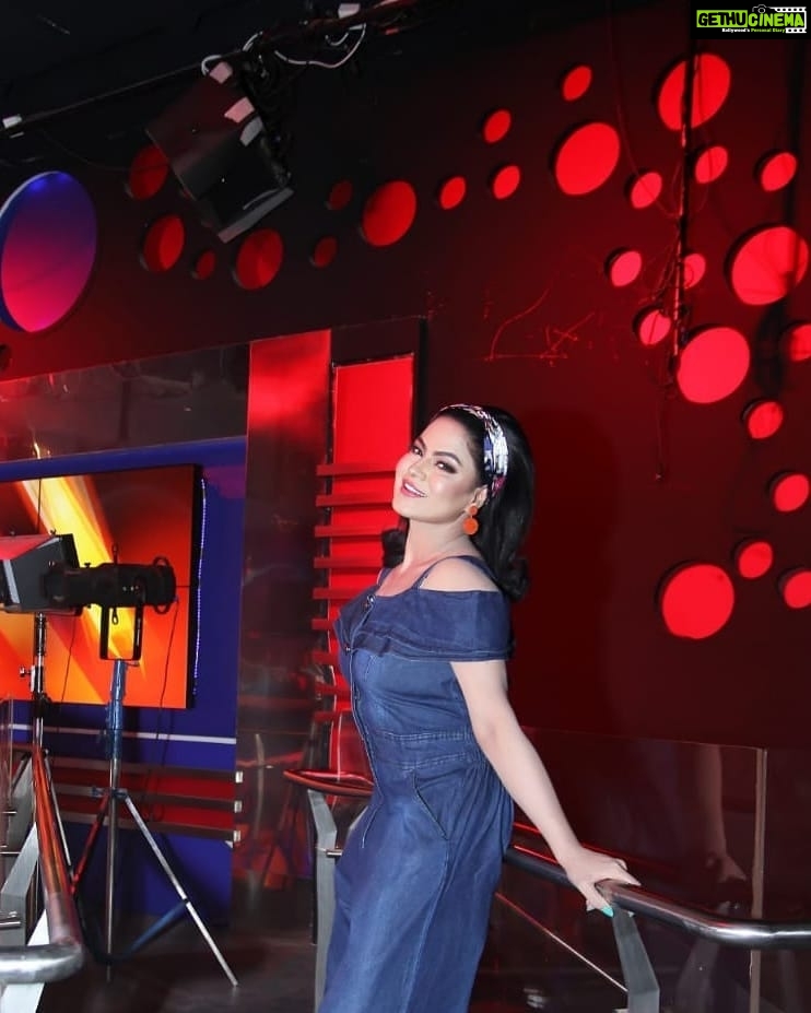 Veena Malik Instagram - Whatever you do, don’t quit. Quitting is not an option. It never is! You’re closer to your goal than you think. No matter what happened in the past, what took place yesterday, today’s a brand new day. #ThursdayThoughts #VeenaMalik #StarPakistan