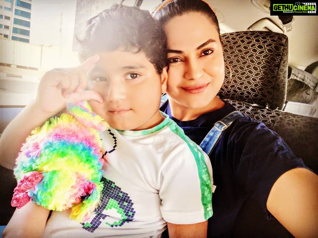 Veena Malik Instagram - “The best way to make children good is to make them happy.” #VeenaMalik #Abram #VeenaMalikKids
