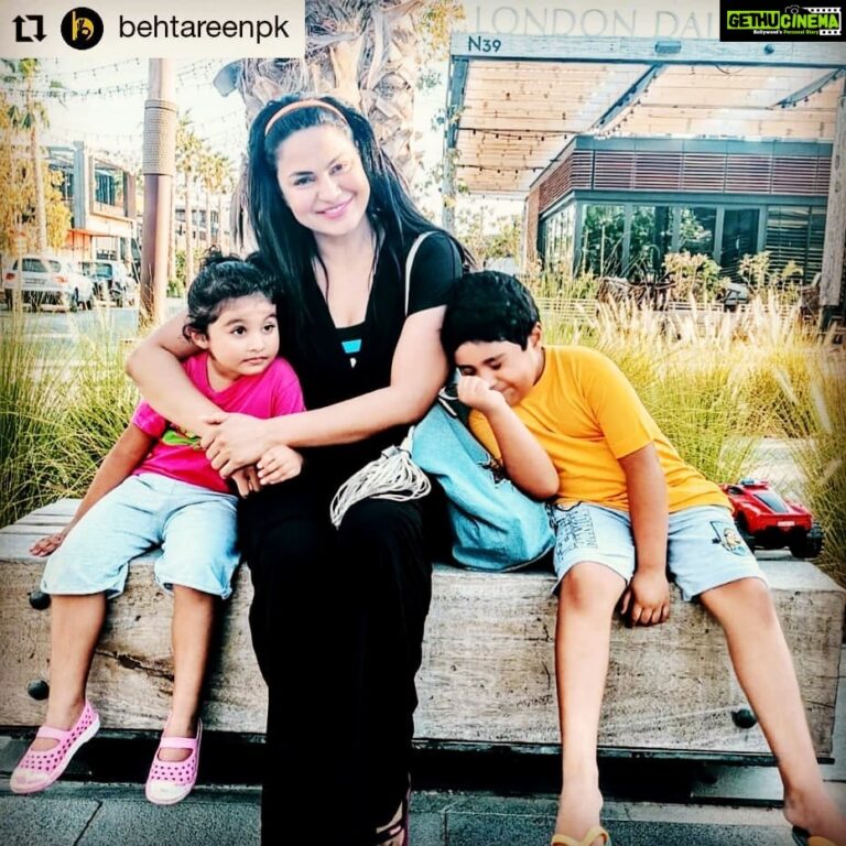 Veena Malik Instagram - My lifelines.💕✨ #Repost @behtareenpk • • • • • • Veena Malik spending some quality time with her kids. #VeenaMalik #Abram #Amal #FamilyGoals