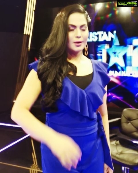 Veena Malik Instagram - End of The day... Hectic Yet Exciting #Bolentertainment #Dumhaitujeeto #PakistanStar #veenamalik