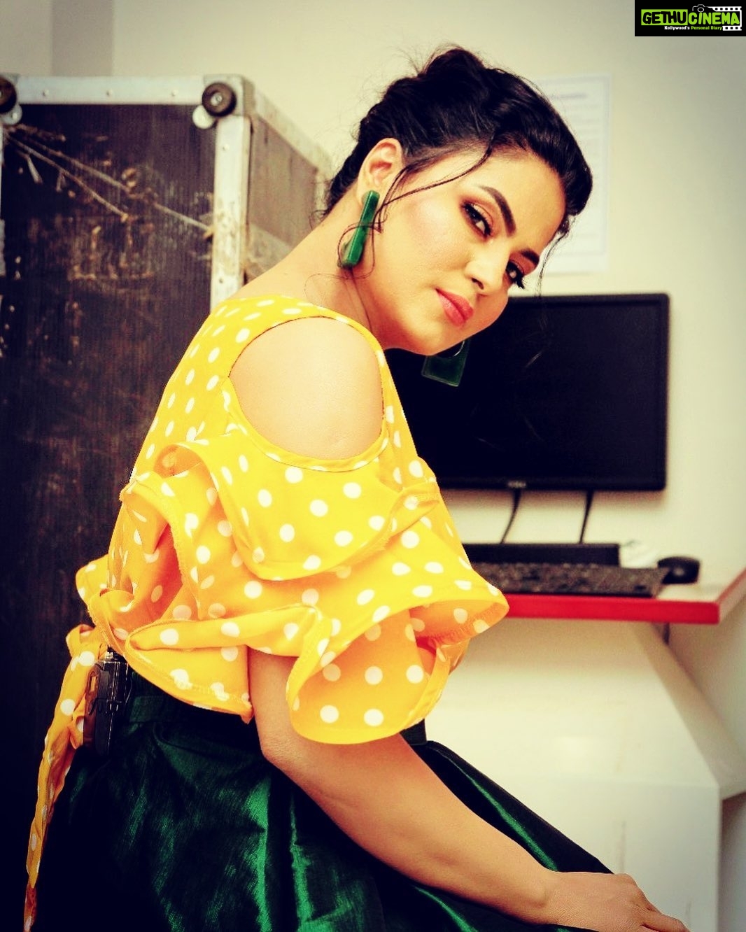 Veena Malik Instagram - In a world full of trends, I want to remain a classic. #VeenaMalik #pakistanstar Karachi, Pakistan