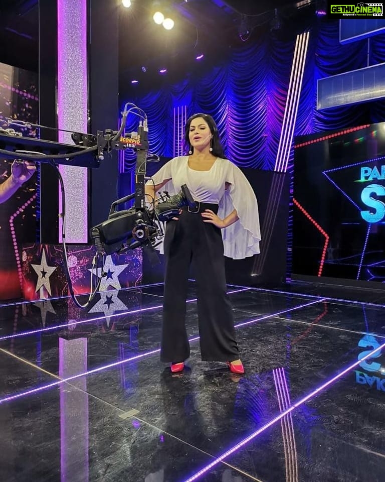 Veena Malik Instagram - “Fashion is part of the daily air and it changes all the time, with all the events. You can even see the approaching of a revolution in clothes. You can see and feel everything in clothes.” #VeenaMalik #PakistanStar Karachi, Pakistan