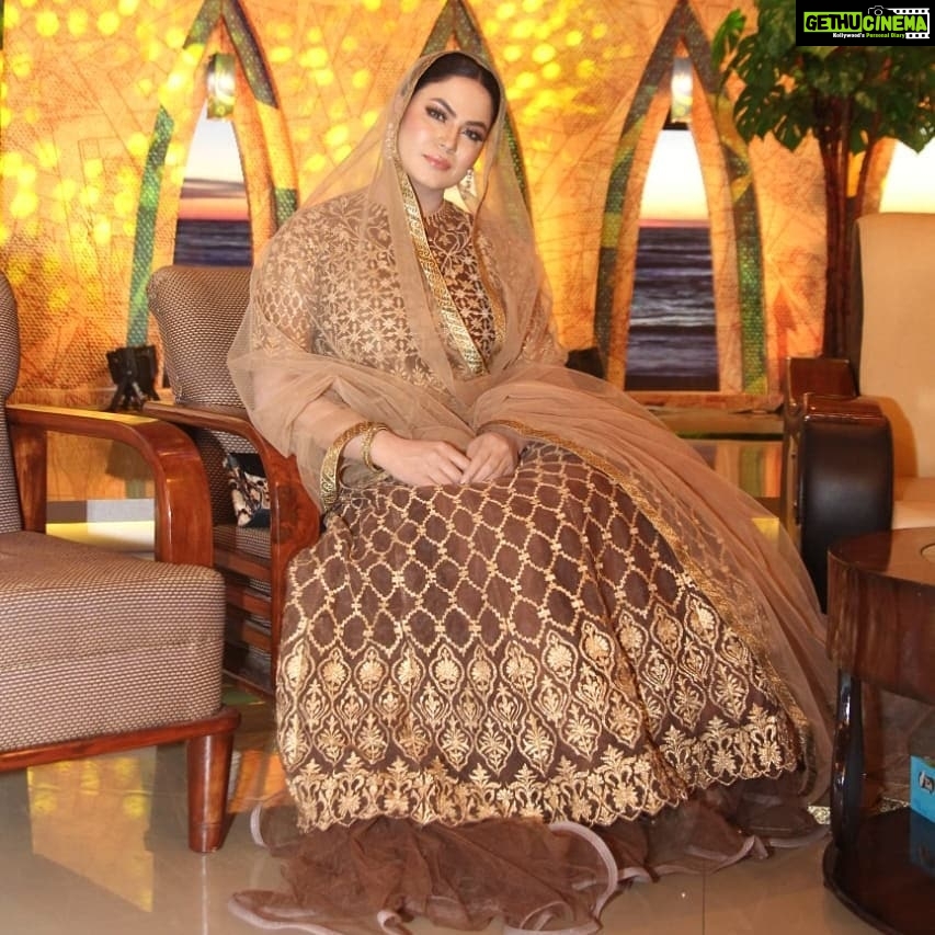 Veena Malik Instagram - Never Dull Your shine.... ๐งก๐๐ฅ ๐ #shinebrightlikeadiamond #veenaworld #veenamalik #blessings