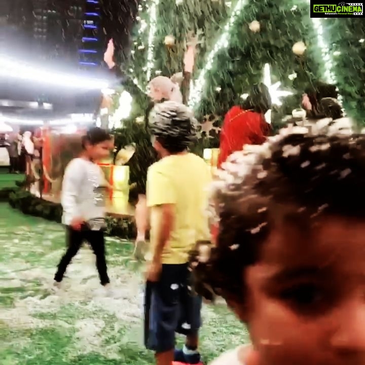 Veena Malik Instagram - #snowyday #😋😋😋😍 #funnymemes #funfunfun #🧚🧚🧚🌺🌸🌼🌹💮 #kidstyle #👯👯❤️ #having_fun #⛷️🏂🎿🌨️❄️⛄️☃️👌😍😘 #abramkhan #🚶🏃🚶 #amalkhan #💏💏💏💏💏💏💏💏💏💏💏💏💏