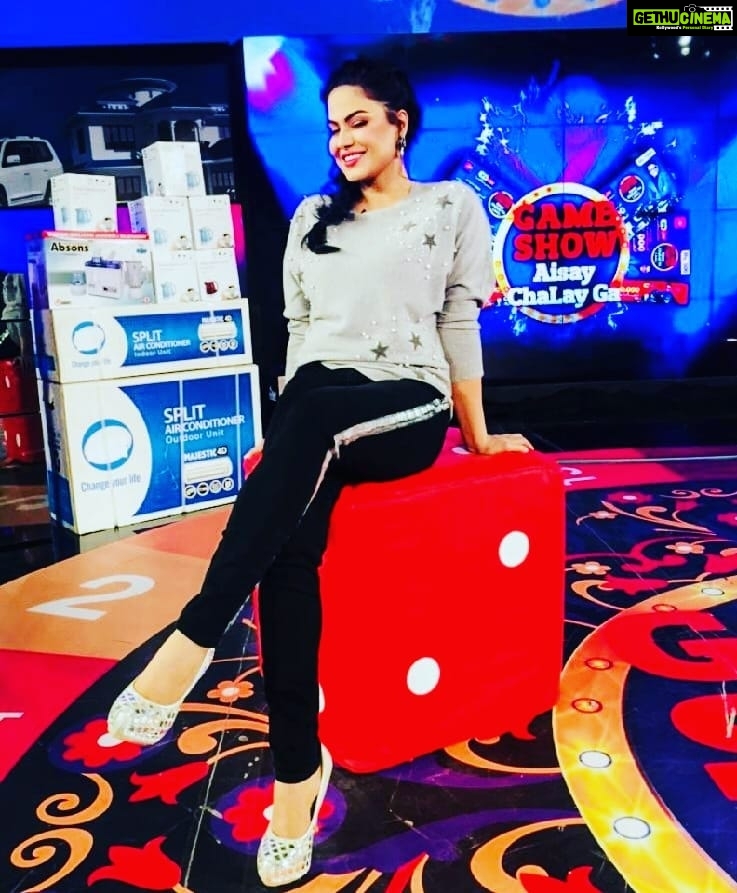 Veena Malik Instagram - #GameShowAisayChaleyGa 🎥💄💅ðŸ‘