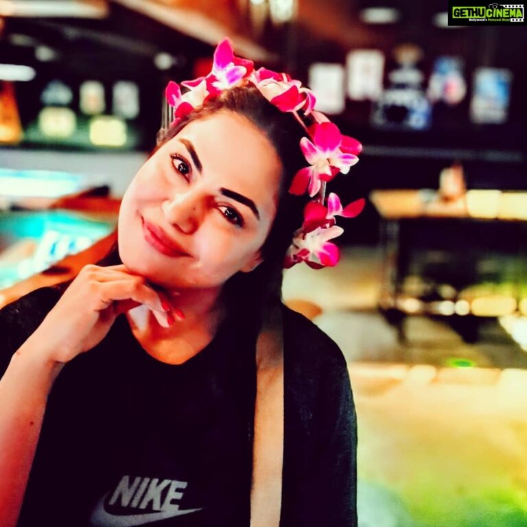 Veena Malik Instagram - #flowerstagram #instalove #🌺🥀🌺🥀🌺🥀🌺🥀🌺🌱❤️🌱❤️🌱❤️🌱❤️🌱❤️🌿🌷🌿🌷🌿🌷🌿🌷🎋💐🎋💐🎋💐🎋💐🎋🌷 #lifeislove #lifeisgood #lovinglife #blessed🙏 #instagramers #instatravel #havingagoodtime #🙏🙏🙏 #blessed #🥀🌺🐝🐜🕷️🦋🌼🏵️💮🐞🦗🌹🌷 #happinessproject #😁😁😁😁😁😁😁😁 #💥wearyourstlye💥 #beautiful_world