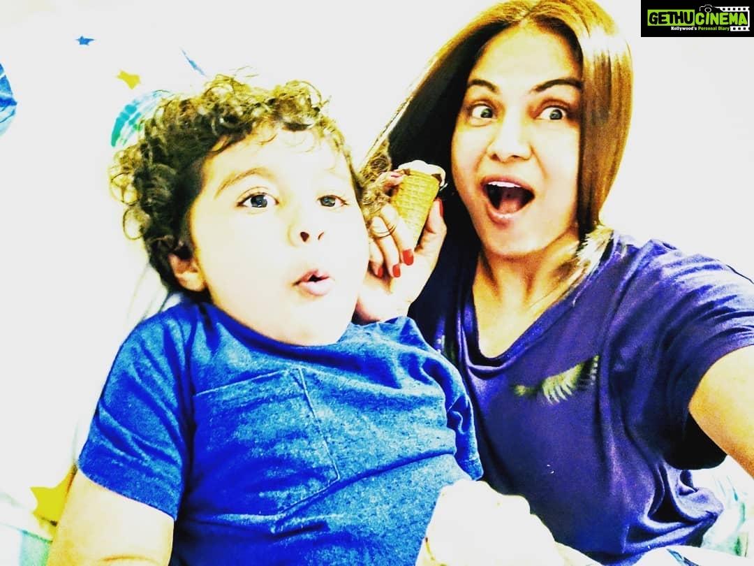 Veena Malik Instagram - #snack #justchillin #💝💕💙💌💟👑💗💞💙💟💓💞💕💕💌💗💖💗💛💛💚💙💝💝💞💓💓💓❤️❤️❤️❤️💓💓💟💟💟💝💙💚💛💛💜💜💗💗 #Me&MyBaby💞💕💞💕💞 #lifeisgreat #lifeislove #mybabies❤️ #lovemylife💕 #lovebeingmommy #blessed #💞💕🌻🌴🌺🌹🌹💞💖❤🍁🌻🌱🌴🌺🌹💞🌻💖❤ #sogood