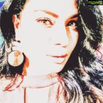 Veena Malik Instagram – #thisgirlcan 🎀🎻❤️