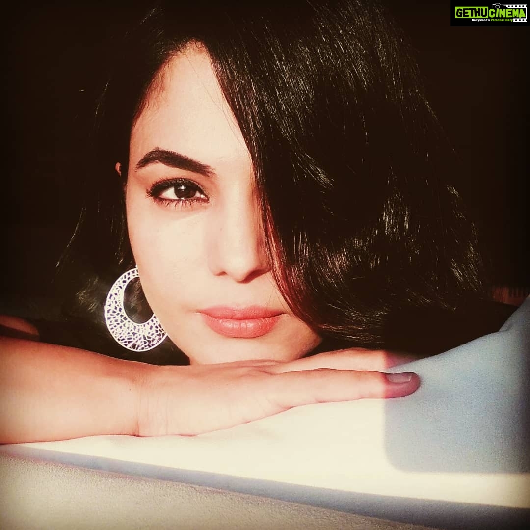 Veena Malik Instagram - #AlwaysShineOnMe🌞☀️🔥🌄🌅