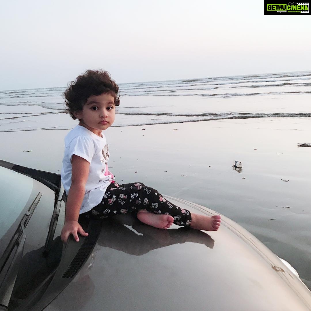 Veena Malik Instagram - #prettydoll #princess #cutiepie #AmalKhan @iamalasadkhan #enjoyingtheview #beachtime๐ด #apnapakistan #pyaarapakistan ๐ต๐ฐ๐โค๏ธ๐๐ Sea View Karachi