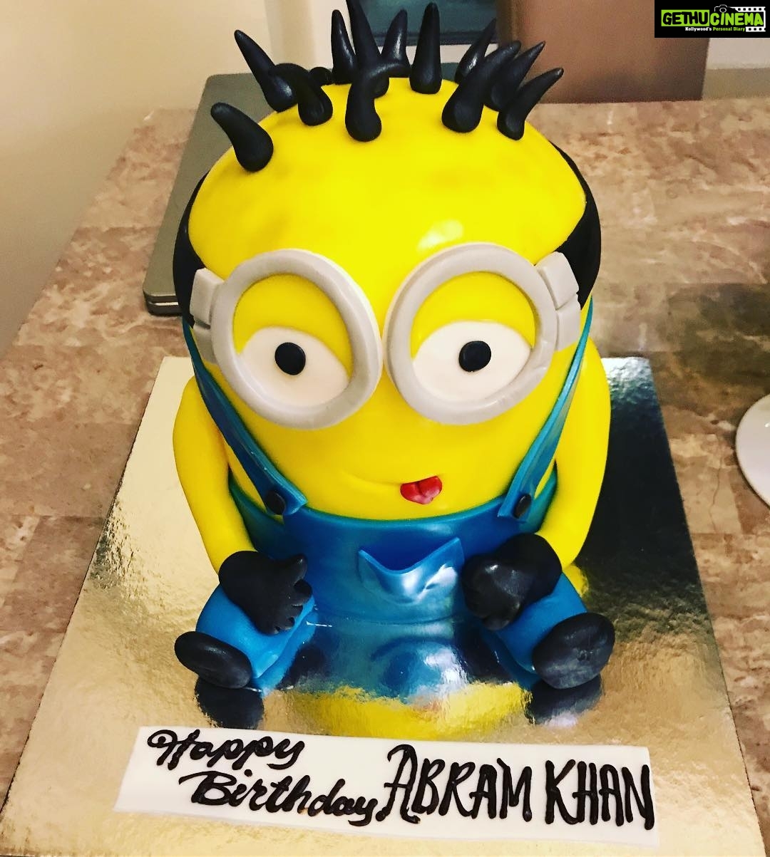 Veena Malik Instagram - #Abram's Favorite Minion Birthday Cake... Happy Birthday Abram Khan @iabramkhan 💋❤️💕✨ Dubai, United Arab Emirates
