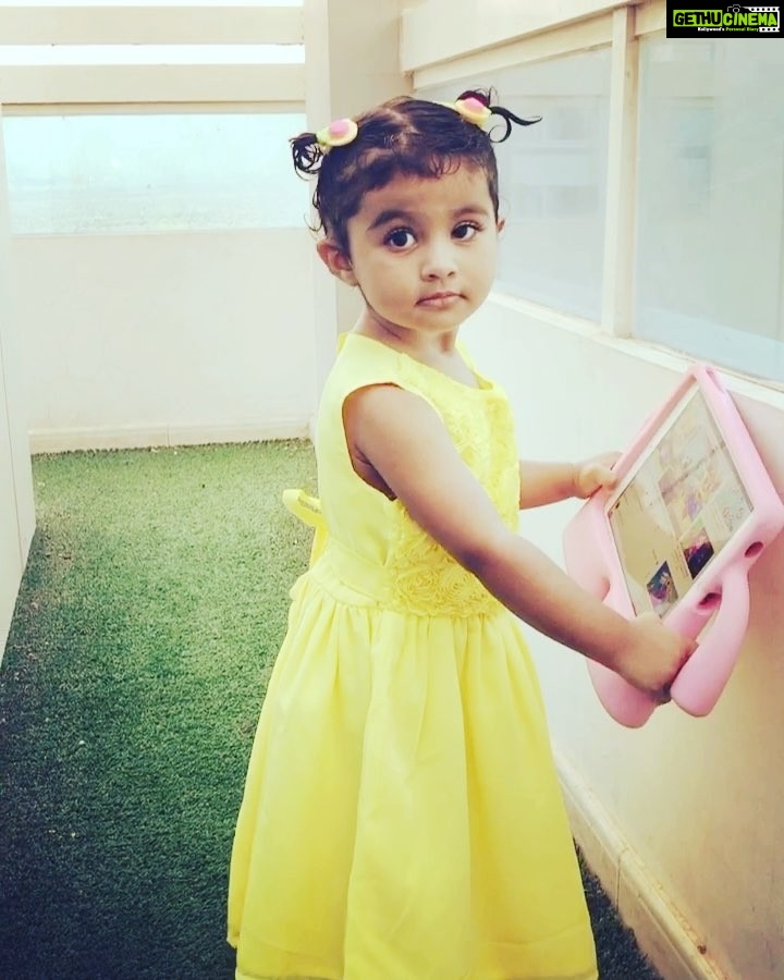 Veena Malik Instagram - #Daddygirl #missyellow #princessAmal #cutiepiedoll @iamalasadkhan #readyforgoingout ❤️💕😘😍💃🤑🇦🇪🇵🇰 Dubai, United Arab Emirates