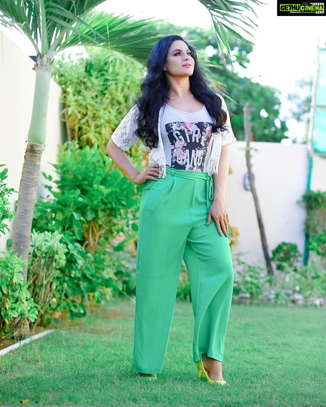 Veena Malik Instagram - Clicked this During the day… Was remembering a chat once I had with my granny… once said along the journey if one wants to achieve something great one would go through pain n judgments criticism hatred and much more…. Once ur through everything and You are still a kind person inside out that’s the real achievement that Bitterness should not take a toll on u and make u a bad person… So after all that I have been through I still am as positive As a child and as happy as I ever could be… and I guess I am a winner in that way…. Just 🤔 So guys if u wanna be something…Be kind👌🥰💕🙋♀️🦋🧚 #veenamalik #🦋💓❤️