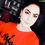 Veena Malik Instagram - I know who I am. I am not perfect. I'm not the most beautiful woman in the world. But I'm one of them.... !!! #veenamalik #mother #wife #daughter #alhamdulillah 🇵🇰💕❤️🙏 Dubai, United Arab Emirates