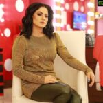 Veena Malik Instagram - Beauty has so many forms, and I think the most beautiful thing is confidence and loving yourself... !!! #veenamalikkhan #closeup #enjoying #everymoments 🙏❤️🤳🎬🎥💃🇵🇰