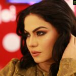 Veena Malik Instagram - Beauty has so many forms, and I think the most beautiful thing is confidence and loving yourself... !!! #veenamalikkhan #closeup #enjoying #everymoments 🙏❤️🤳🎬🎥💃🇵🇰