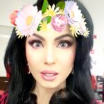 Veena Malik Instagram - #funtime #veenamalik #backstage #myshow #crorepatigameshow #paknews #bolnetwork 🎬🎥🇵🇰💕