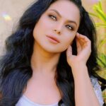Veena Malik Instagram - Clicked this During the day… Was remembering a chat once I had with my granny… once said along the journey if one wants to achieve something great one would go through pain n judgments criticism hatred and much more…. Once ur through everything and You are still a kind person inside out that’s the real achievement that Bitterness should not take a toll on u and make u a bad person… So after all that I have been through I still am as positive As a child and as happy as I ever could be… and I guess I am a winner in that way…. Just 🤔 So guys if u wanna be something…Be kind👌🥰💕🙋‍♀️🦋🧚 #veenamalik #🦋💓❤️