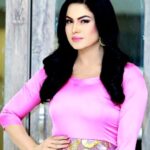 Veena Malik Instagram - Beauty is when you can appreciate yourself. When you love yourself, that's when you're most beautiful.... !!!