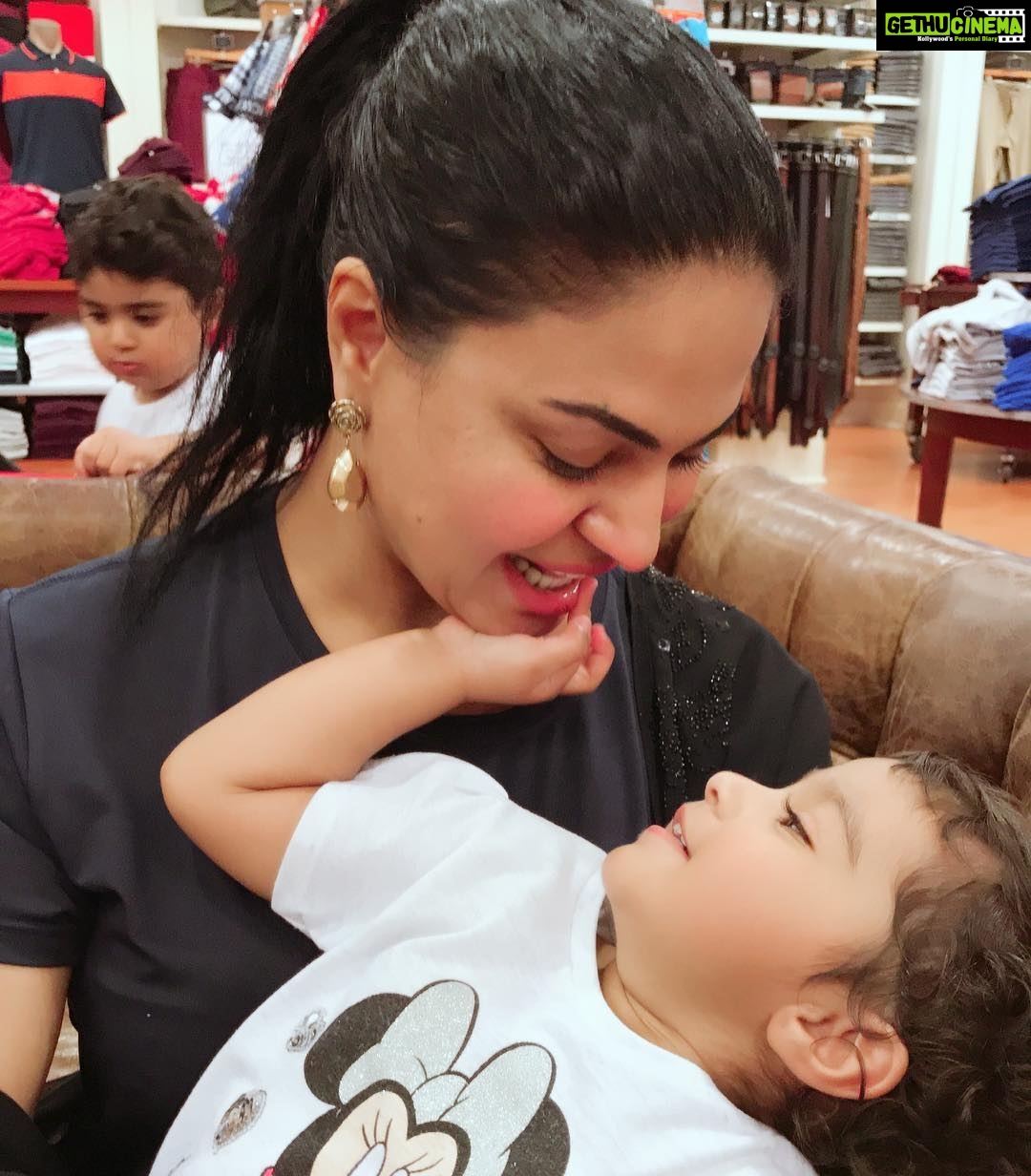 Veena Malik Instagram - #MashaAllah #AmalKhan @iamalasadkhan #AbramKhan @iabramkhan #blessed #alhamdulillahforeverything❤️ 😇🇦🇪🇵🇰💕❤️ Dubai, United Arab Emirates