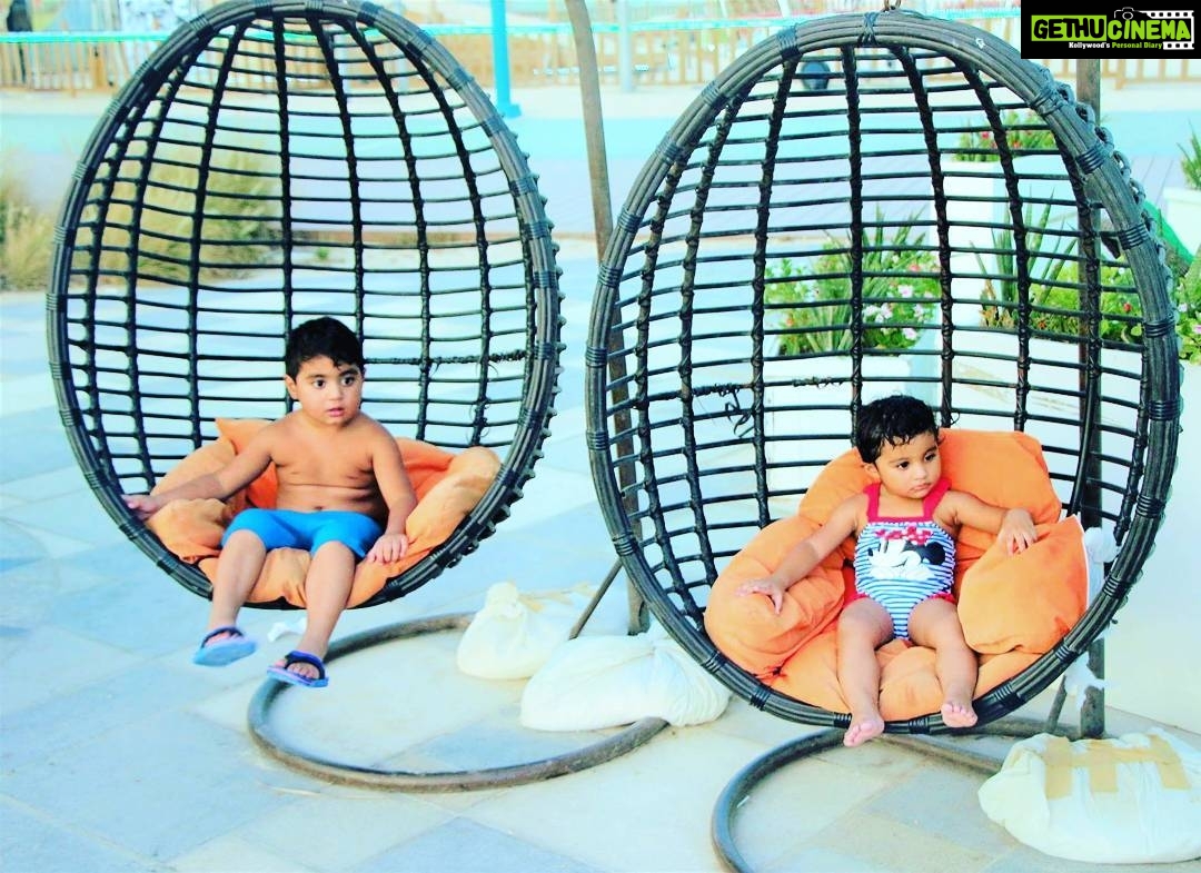 Veena Malik Instagram - #relaxing #afterswim #beachday #MashaAllah #AbramKhan @iabramkhan #AmalKhan @iamalasadkhan #hotsummer #burningdubai 🏄🏊💑😍🇦🇪🇵🇰💃🕺❤👄 Dubai, United Arab Emirates
