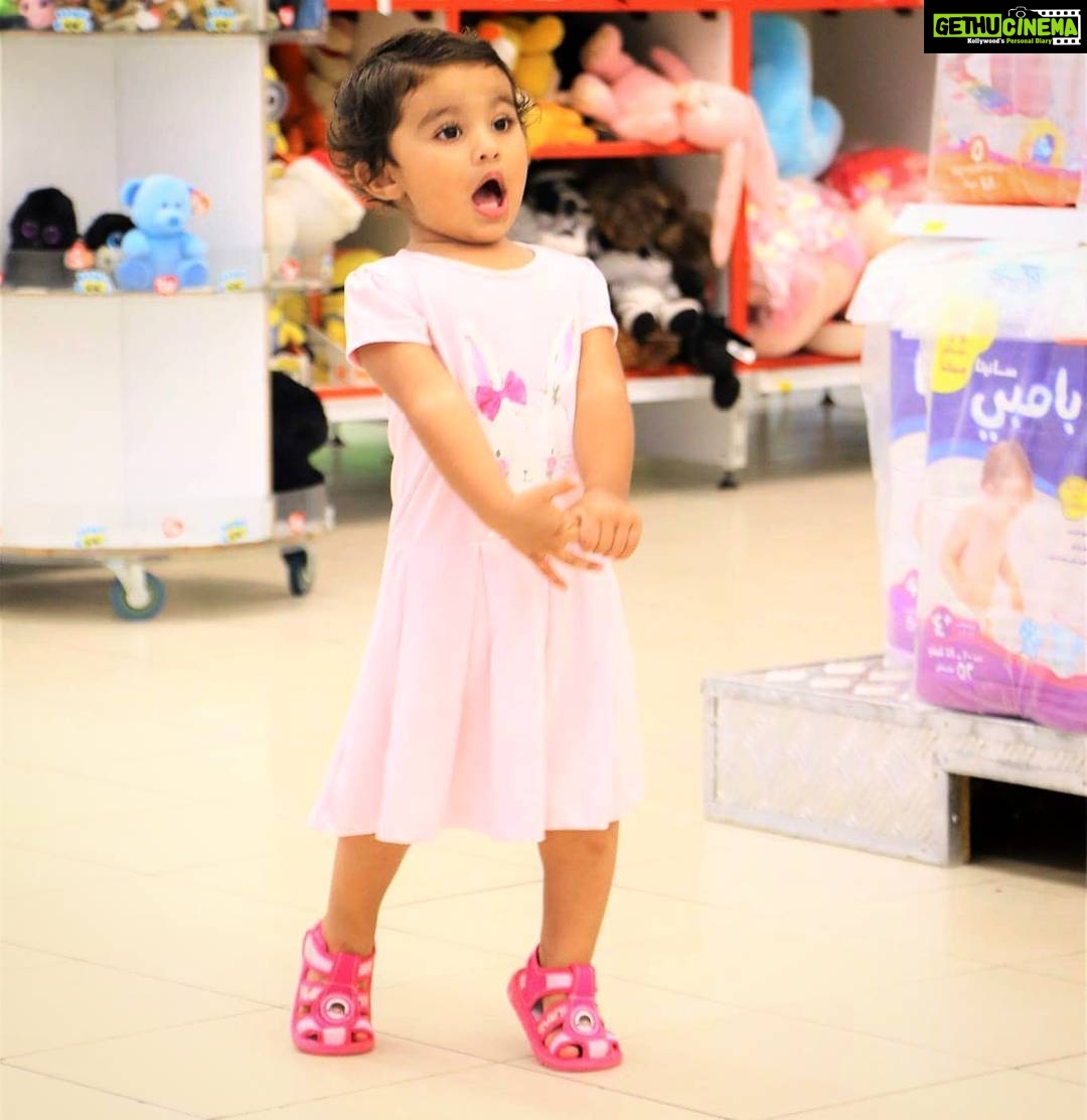 Veena Malik Instagram - #myprincess #mydoll #missopera #swinging #misspinky #MashaAllah #cutiepie #AmalKhan @iamalasadkhan #muahxxx 😍❤💃😙🇦🇪🇵🇰👄 Dubai, United Arab Emirates