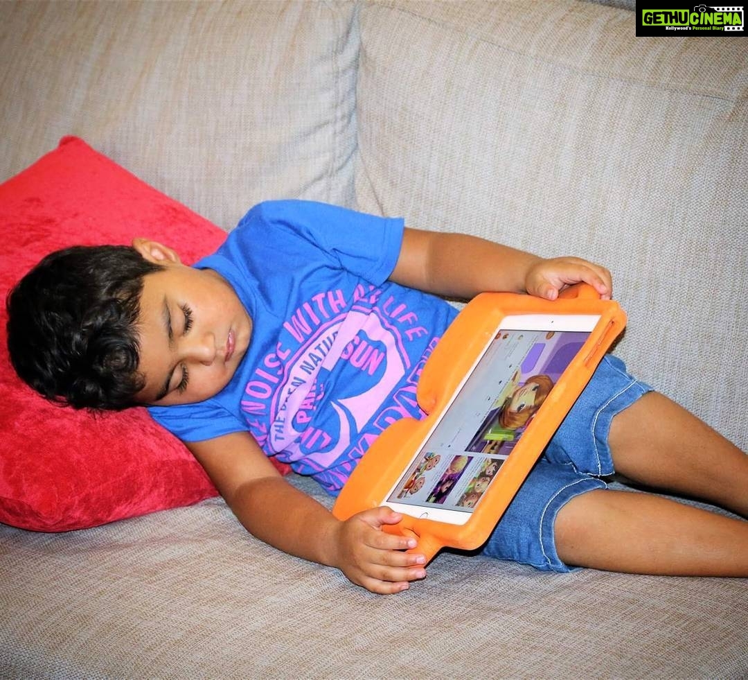 Veena Malik Instagram - #mysleepingbeauty #addorableson #cutiepie #myworld #AbramKhan @iabramkhan #MashaAllah #allahblesshim #Ameen 😙❤👄🤗 Dubai, United Arab Emirates