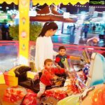 Veena Malik Instagram - #familytime #AmalAsadKhan #AbramKhan #AsadKhan #globalvillage #dubai🇦🇪 Global Village