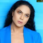 Veena Malik Instagram - Beauty is eternity gazing at itself in a mirror. But you are The eternity and you are The mirror. Kahlil Gibran