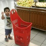 Veena Malik Instagram - #MashaAllah #AbramKhan #cutiepie stopping his baba #AsadKhan for not making his video while he doing shopping... Allah bless you.... 😍😘😙😚😚😚😍😍😍😉😉😇😇😆😆 Mirdif City Center, Dubai, United Arab Emirates