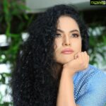 Veena Malik Instagram - So many strong women Began as Broken Girls….. #justthinking #💄💋 #veenamalik #thoghts