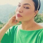 Veena Malik Instagram – #VeenaMalik #🌷👄💄❤️😍🌸