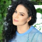 Veena Malik Instagram - So many strong women Began as Broken Girls….. #justthinking #💄💋 #veenamalik #thoghts