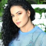 Veena Malik Instagram - So many strong women Began as Broken Girls….. #justthinking #💄💋 #veenamalik #thoghts