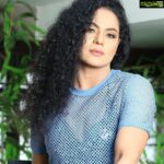 Veena Malik Instagram - So many strong women Began as Broken Girls….. #justthinking #💄💋 #veenamalik #thoghts