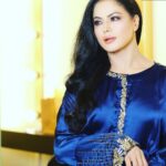 Veena Malik Instagram - #mondayblues💙💙 #Shooting #Fashion #Glamworld #Lights #Camera #veenamalik Wardrobe @r.i.abyanzeelaimtiaz Make up @zarassalonofficial 📸@mateenshahphotography