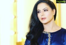 Veena Malik Instagram - #mondayblues💙💙 #Shooting #Fashion #Glamworld #Lights #Camera #veenamalik Wardrobe @r.i.abyanzeelaimtiaz Make up @zarassalonofficial 📸@mateenshahphotography