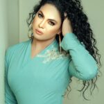 Veena Malik Instagram - #👗👠👛 📸 @mateenshahphotography Stylin @tahseenkhanoffical