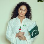 Veena Malik Instagram – یہ وطن ھمارا ھے ۰۰۰ ھم ھیں پاسباں اس کے❤️

#jashneazadi #pakistanzindabad🇵🇰💚
@mateenshahphotography @tahseenkhanoffical
