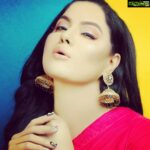 Veena Malik Instagram – Dreams r for Real🌼❤😌
#VeenaMalik #veenamalik 
📷🌹❤ = @tahseenkhanoffical @mateenshahphotography