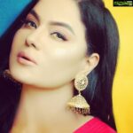 Veena Malik Instagram - Dreams r for Real🌼❤😌 #VeenaMalik #veenamalik 📷🌹❤ = @tahseenkhanoffical @mateenshahphotography