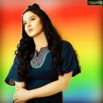 Veena Malik Instagram – love & Colors is All that i see😍🎈💄
#loveisintheair❤️ #VeenaMalik 
📷 @tahseenkhanoffical @mateenshahphotography