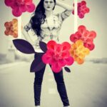 Veena Malik Instagram - LOG OUT OF ALL TOXCITY #✌🙌✌ #VeenaMalik #veenamalik 📷❤🔥@mateenshahphotography @tahseenkhanoffical