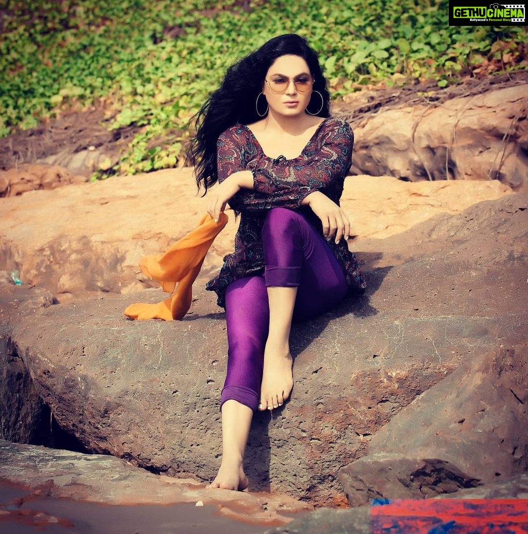 Veena Malik Instagram - The Higher we Soar...The smaller we Appear to those who can' not fly🙌 #VeenaMalik #✌❤ 📷❤🔥= @tahseenkhanoffical @mateenshahphotography #💅💄💃