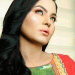 Veena Malik Instagram - #fridayvibes #blessed🙏 📷@mateenshahphotography @tahseenkhanoffical #🌺🍀🌺